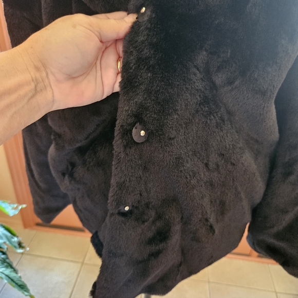 Luxurious Black Faux Fur Teddy Bear Coat - Picture 3 of 13